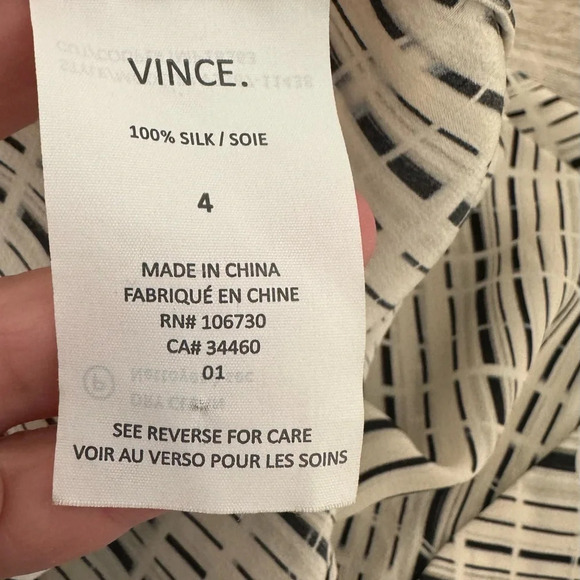 Vince Silk Print Top V Neck Elbow Sleeve Office Career Quiet Luxury 4 *Read - Picture 9 of 12